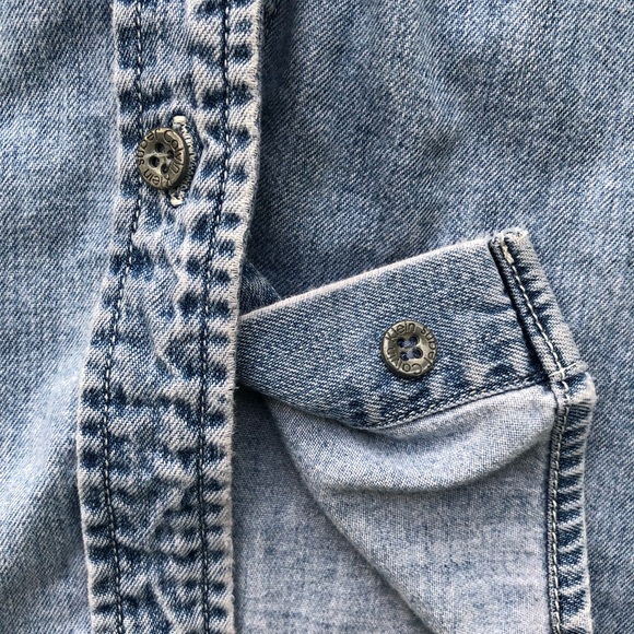 Vintage Calvin Klein denim shirt - Picture 4 of 4